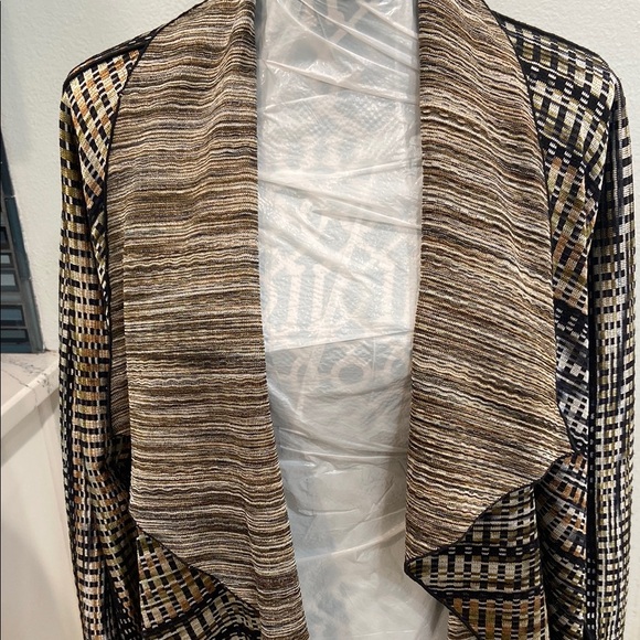 Stylish Brown Patterned Women's Sweater - Picture 2 of 9